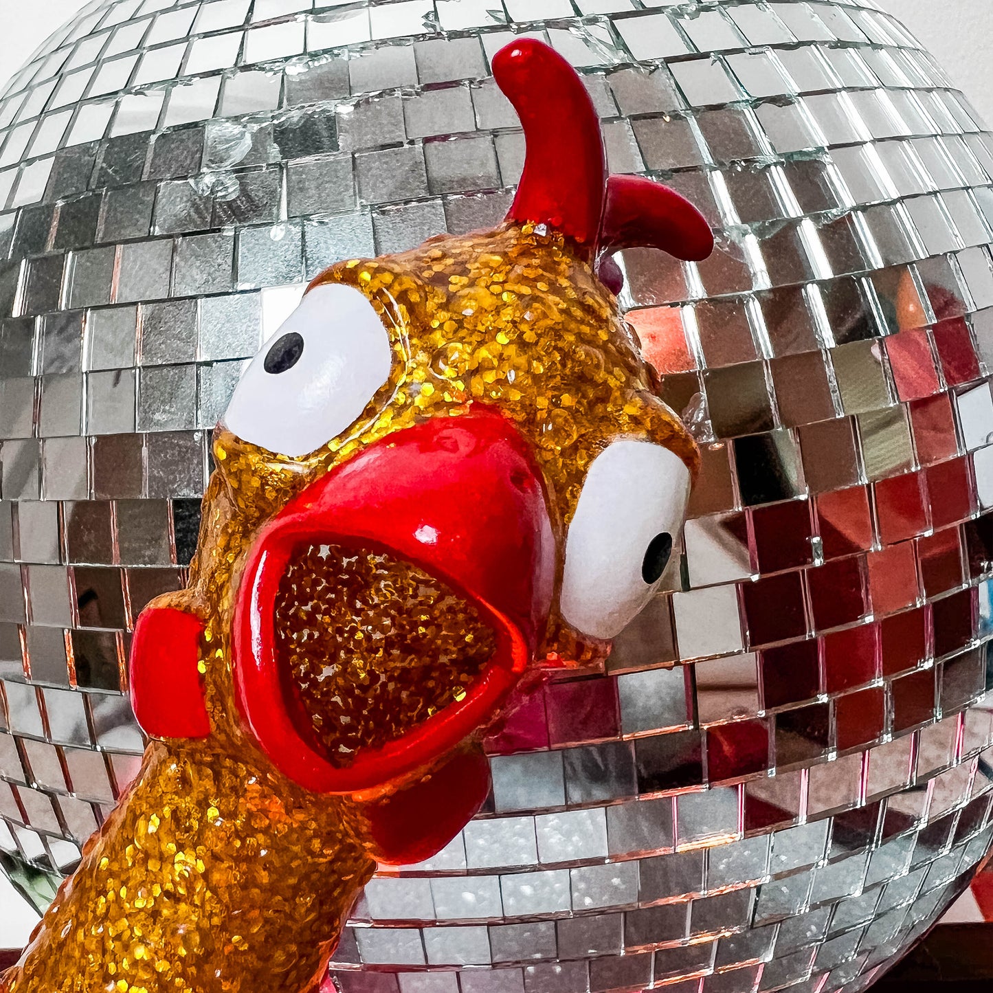 Squeeze Me Glitter Chicken